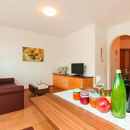 Apartment In Naz-sciaves With Garden